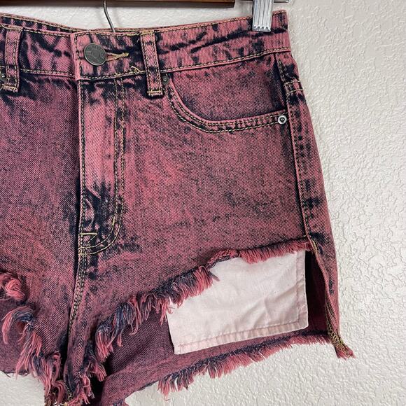 BDG Red Wash Cut Off Denim Short Size 25 - Picture 2 of 4